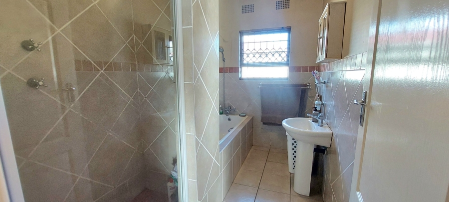 3 Bedroom Property for Sale in Greenfields Eastern Cape